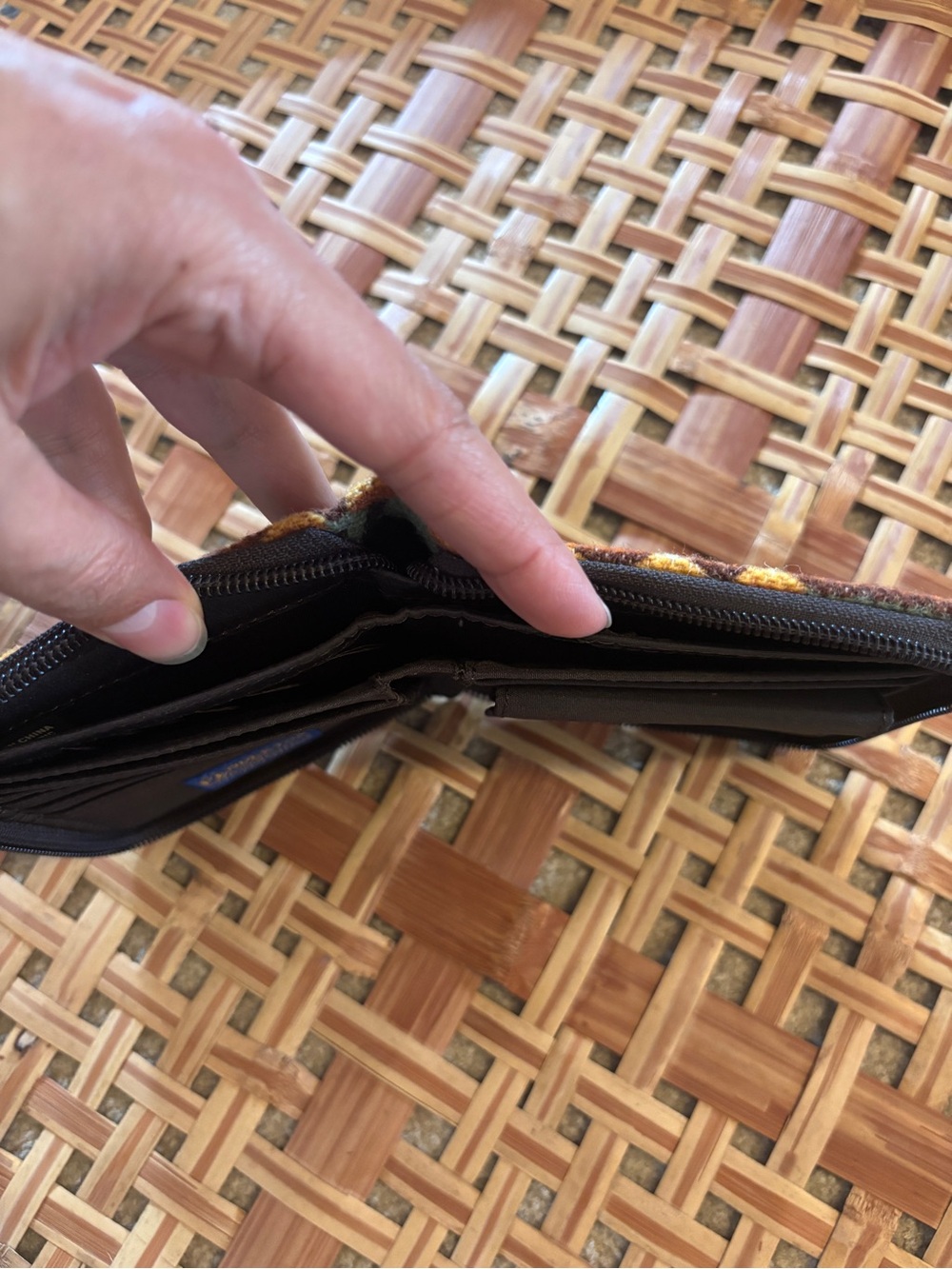 Pendleton Wool Zippered Wallet - Picture 4 of 4
